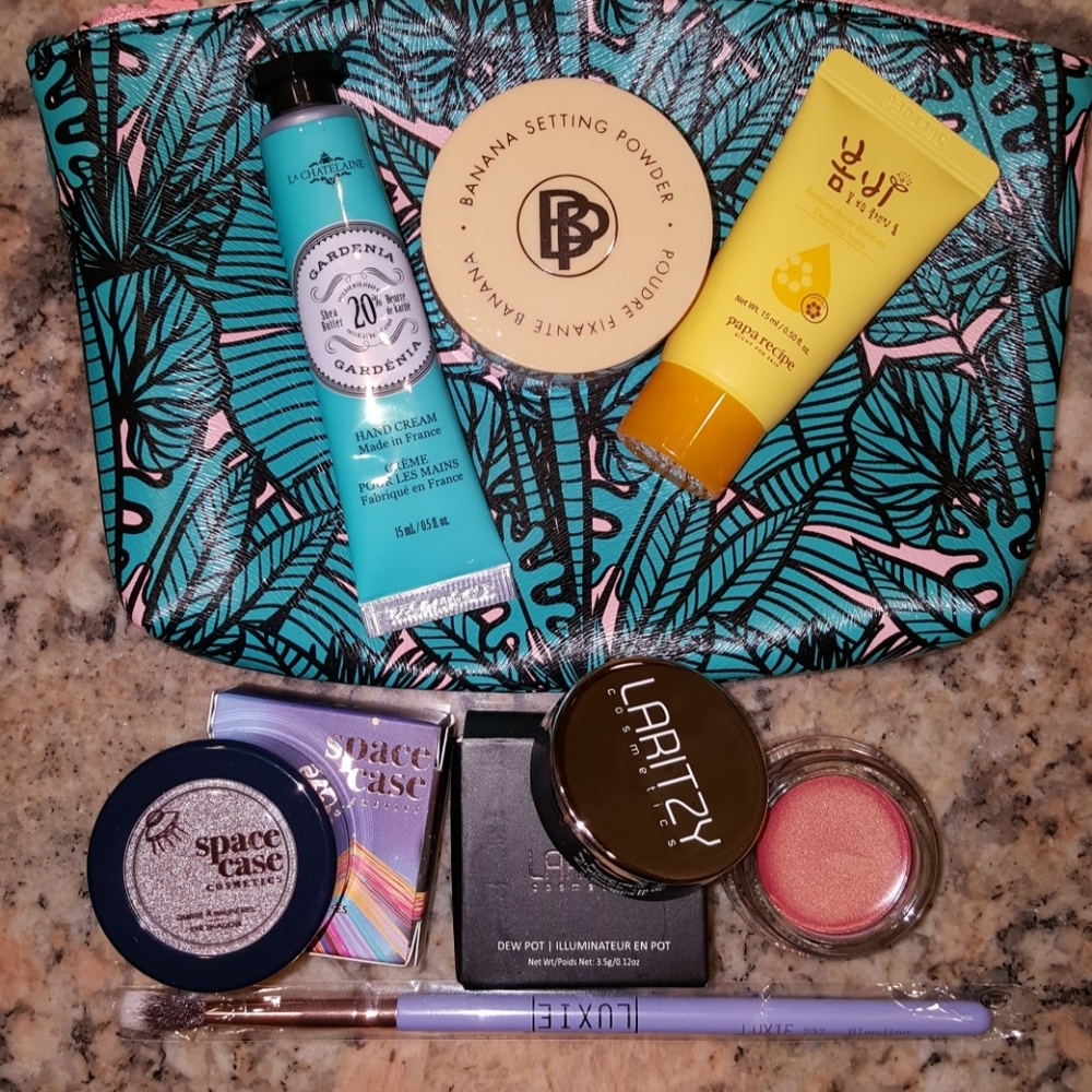 Makeup bundle